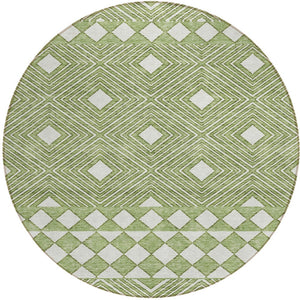 Homeroots 3' Artichoke Green Geometric Indoor Outdoor Area Rug - Durable, Washable, Stylish For Any Space 8' Round Polyester 593422