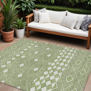 Homeroots 3' Artichoke Green Geometric Indoor Outdoor Area Rug - Durable, Washable, Stylish For Any Space 8' X 10' Polyester 593423