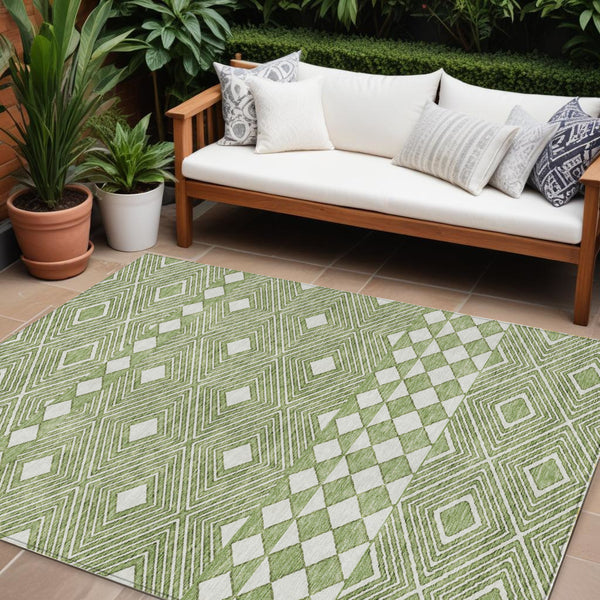 Homeroots 3' Artichoke Green Geometric Indoor Outdoor Area Rug - Durable, Washable, Stylish For Any Space 8' X 10' Polyester 593423