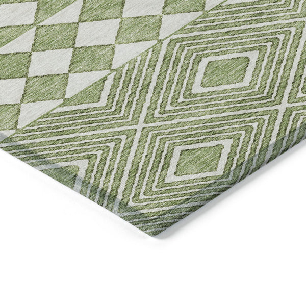 Homeroots 3' Artichoke Green Geometric Indoor Outdoor Area Rug - Durable, Washable, Stylish For Any Space 8' X 10' Polyester 593423