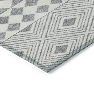 Homeroots 3' Artichoke Green Geometric Indoor Outdoor Area Rug - Durable, Washable, Stylish For Any Space 5' X 8' Polyester 593433