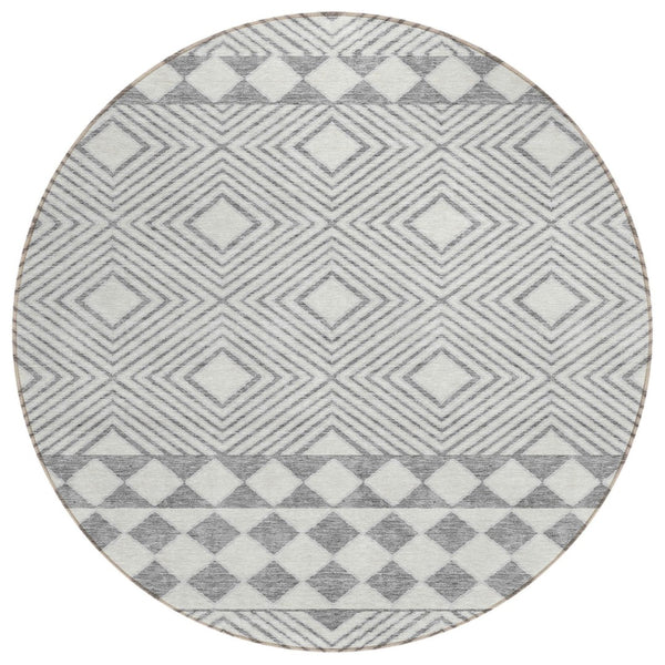 HomeRoots 5' Gray and Ivory Geometric Area Rug - Washable, Durable, Stylish for Indoor and Outdoor Spaces 8' Round 593434