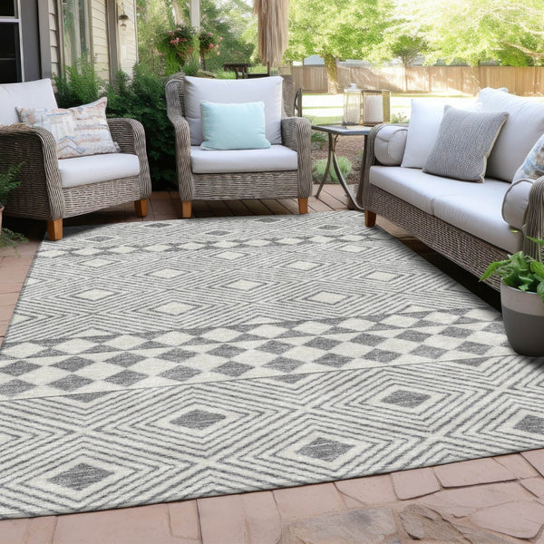 HomeRoots 5' Gray and Ivory Geometric Area Rug - Washable, Durable, Stylish for Indoor and Outdoor Spaces 8' X 10' 593435