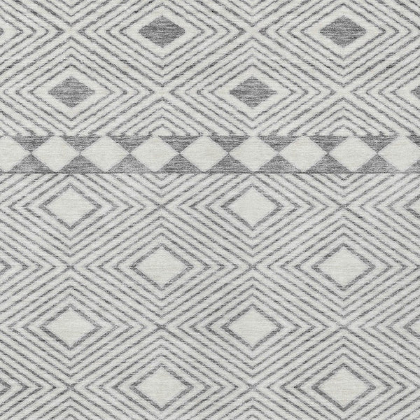 Homeroots 3' Artichoke Green Geometric Indoor Outdoor Area Rug - Durable, Washable, Stylish For Any Space 8' X 10' Polyester 593435