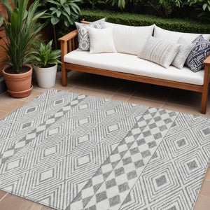 Homeroots 3' Artichoke Green Geometric Indoor Outdoor Area Rug - Durable, Washable, Stylish For Any Space 10' X 14' Polyester 593437