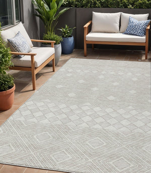 Homeroots 3' Artichoke Green Geometric Indoor Outdoor Area Rug - Durable, Washable, Stylish For Any Space 5' X 8' Polyester 593439