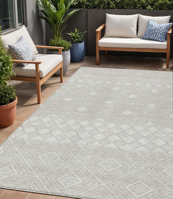 Homeroots 3' Artichoke Green Geometric Indoor Outdoor Area Rug - Durable, Washable, Stylish For Any Space 5' X 8' Polyester 593439