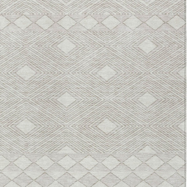 Homeroots 3' Artichoke Green Geometric Indoor Outdoor Area Rug - Durable, Washable, Stylish For Any Space 5' X 8' Polyester 593439