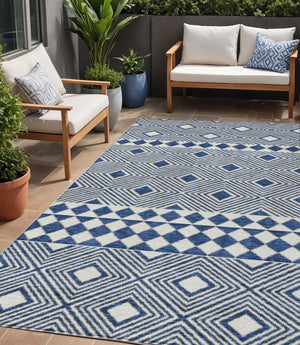 Homeroots 3' Artichoke Green Geometric Indoor Outdoor Area Rug - Durable, Washable, Stylish For Any Space 5' X 8' Polyester 593445