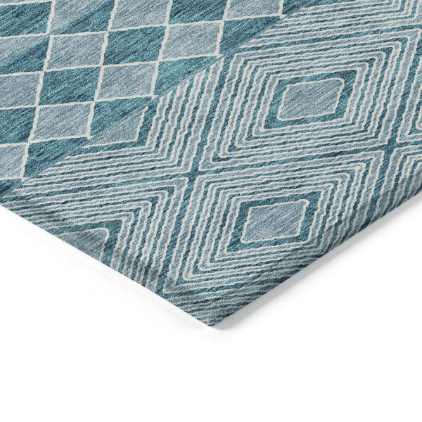 Homeroots 3' Artichoke Green Geometric Indoor Outdoor Area Rug - Durable, Washable, Stylish For Any Space 3' X 5' Polyester 593456