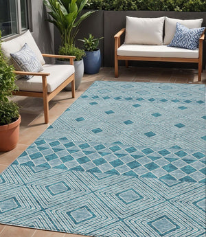 Homeroots 3' Artichoke Green Geometric Indoor Outdoor Area Rug - Durable, Washable, Stylish For Any Space 5' X 8' Polyester 593457