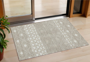 Homeroots 3' Artichoke Green Geometric Indoor Outdoor Area Rug - Durable, Washable, Stylish For Any Space 3' X 5' Polyester 593462