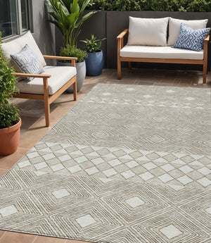 Homeroots 3' Artichoke Green Geometric Indoor Outdoor Area Rug - Durable, Washable, Stylish For Any Space 5' X 8' Polyester 593463