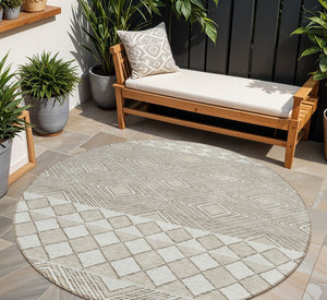 Homeroots 3' Artichoke Green Geometric Indoor Outdoor Area Rug - Durable, Washable, Stylish For Any Space 8' Round Polyester 593464