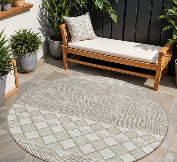 Homeroots 3' Artichoke Green Geometric Indoor Outdoor Area Rug - Durable, Washable, Stylish For Any Space 8' Round Polyester 593464