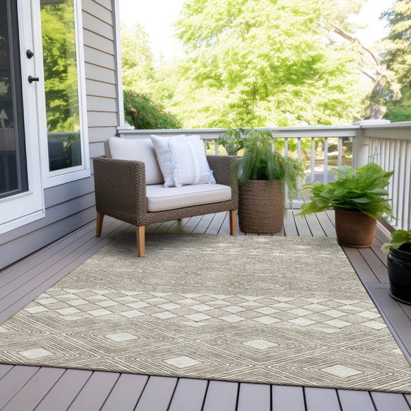 Homeroots 3' Artichoke Green Geometric Indoor Outdoor Area Rug - Durable, Washable, Stylish For Any Space 9' X 12' Polyester 593466