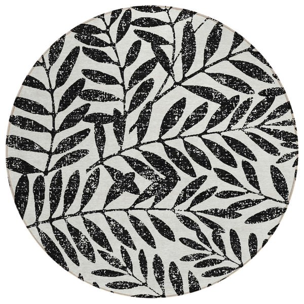 HomeRoots 5' Black and Ivory Floral Area Rug – Stylish, Durable, Washable Design for Indoor or Outdoor Spaces 8' Round 593476