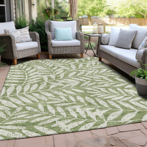 HomeRoots 5' Stylish Green and Ivory Floral Washable Area Rug for Indoor and Outdoor Spaces – Durable & Easy Care 8' X 10' 593495