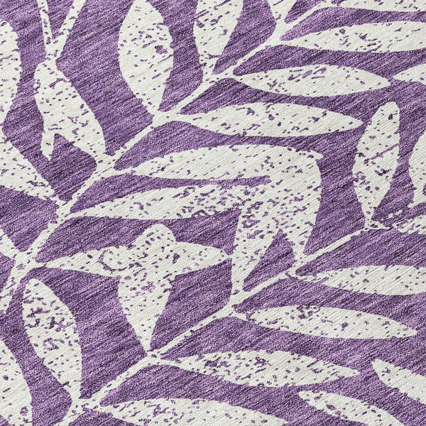 Homeroots 3' Artichoke Green And Ivory Floral Washable Area Rug For Indoor And Outdoor Spaces, Durable Design 8' Round Polyester 593536