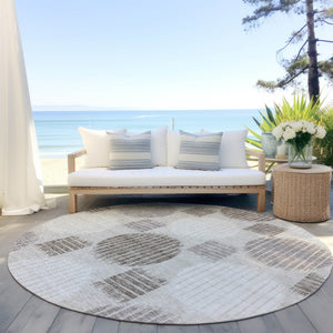 Homeroots 3' Stylish Beige Brown And Ivory Geometric Area Rug – Perfect For Indoor Or Outdoor Spaces! 8' Round Polyester 593560