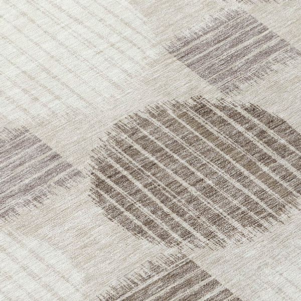 Homeroots 3' Stylish Beige Brown And Ivory Geometric Area Rug – Perfect For Indoor Or Outdoor Spaces! 8' Round Polyester 593560