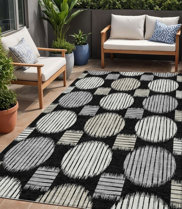 Homeroots 3' Stylish Beige Brown And Ivory Geometric Area Rug – Perfect For Indoor Or Outdoor Spaces! 5' X 8' Polyester 593565