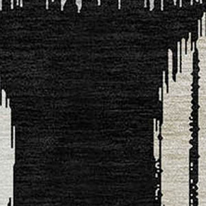 Homeroots 3' Stylish Beige Brown And Ivory Geometric Area Rug – Perfect For Indoor Or Outdoor Spaces! 8' Round Polyester 593566