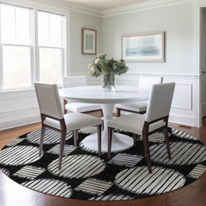 Homeroots 3' Stylish Beige Brown And Ivory Geometric Area Rug – Perfect For Indoor Or Outdoor Spaces! 8' Round Polyester 593566