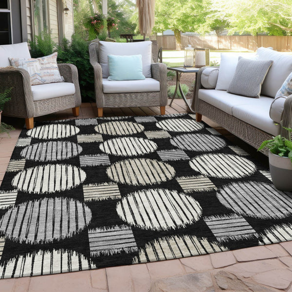 Homeroots 3' Stylish Beige Brown And Ivory Geometric Area Rug – Perfect For Indoor Or Outdoor Spaces! 8' X 10' Polyester 593567