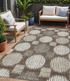 Homeroots 3' Stylish Beige Brown And Ivory Geometric Area Rug – Perfect For Indoor Or Outdoor Spaces! 5' X 8' Polyester 593571