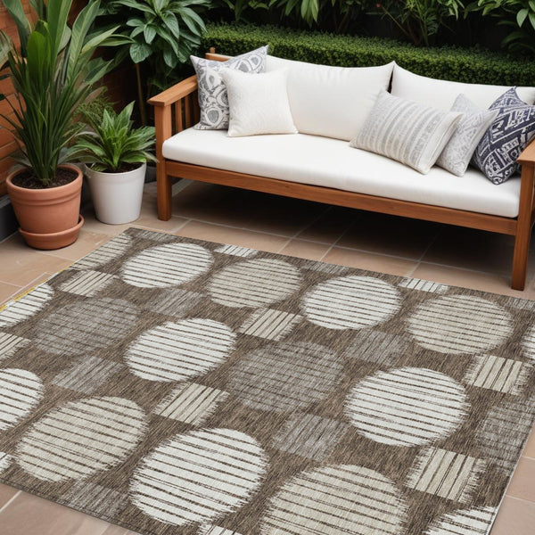 Homeroots 3' Stylish Beige Brown And Ivory Geometric Area Rug – Perfect For Indoor Or Outdoor Spaces! 8' X 10' Polyester 593573