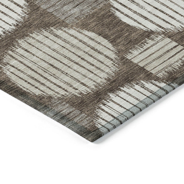 Homeroots 3' Stylish Beige Brown And Ivory Geometric Area Rug – Perfect For Indoor Or Outdoor Spaces! 10' X 14' Polyester 593575