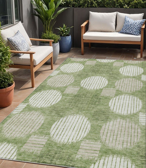 Homeroots 3' Stylish Beige Brown And Ivory Geometric Area Rug – Perfect For Indoor Or Outdoor Spaces! 5' X 8' Polyester 593583