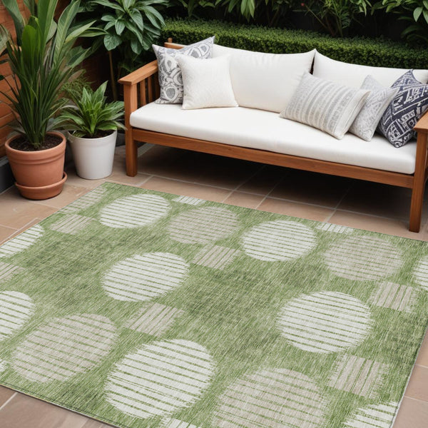 Homeroots 3' Stylish Beige Brown And Ivory Geometric Area Rug – Perfect For Indoor Or Outdoor Spaces! 8' X 10' Polyester 593585