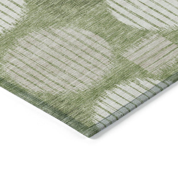 Homeroots 3' Stylish Beige Brown And Ivory Geometric Area Rug – Perfect For Indoor Or Outdoor Spaces! 9' X 12' Polyester 593586