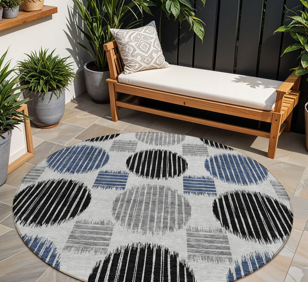 Homeroots 3' Stylish Beige Brown And Ivory Geometric Area Rug – Perfect For Indoor Or Outdoor Spaces! 8' Round Polyester 593596