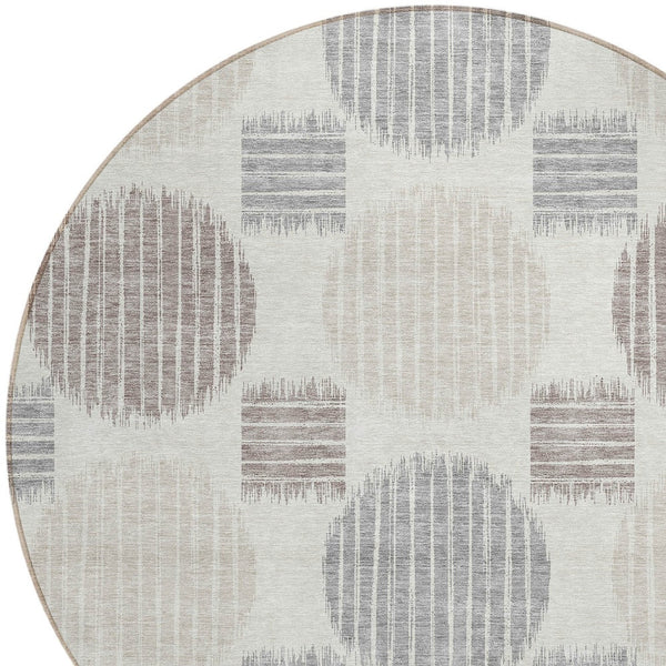Homeroots 3' Stylish Beige Brown And Ivory Geometric Area Rug – Perfect For Indoor Or Outdoor Spaces! 8' Round Polyester 593602