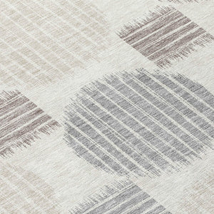 Homeroots 3' Stylish Beige Brown And Ivory Geometric Area Rug – Perfect For Indoor Or Outdoor Spaces! 8' Round Polyester 593602