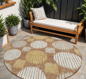 Homeroots 3' Stylish Beige Brown And Ivory Geometric Area Rug – Perfect For Indoor Or Outdoor Spaces! 8' Round Polyester 593620