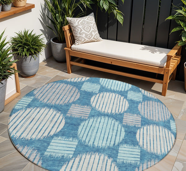 Homeroots 3' Stylish Beige Brown And Ivory Geometric Area Rug – Perfect For Indoor Or Outdoor Spaces! 8' Round Polyester 593638