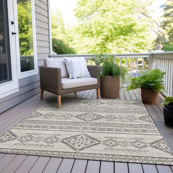 Homeroots 3' Stylish Beige & Brown Southwestern Washable Rug For Indoor And Outdoor Living Spaces Decor 3' X 5' Polyester 593642