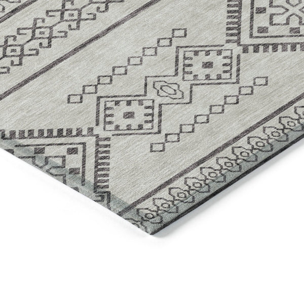 Homeroots 3' Stylish Beige & Brown Southwestern Washable Rug For Indoor And Outdoor Living Spaces Decor 3' X 5' Polyester 593642