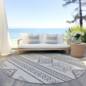 Homeroots 3' Stylish Beige & Brown Southwestern Washable Rug For Indoor And Outdoor Living Spaces Decor 8' Round Polyester 593644