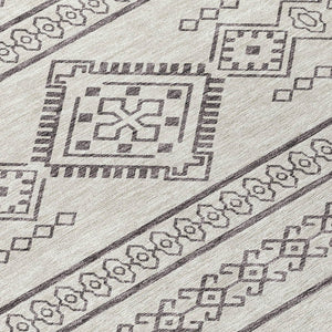 Homeroots 3' Stylish Beige & Brown Southwestern Washable Rug For Indoor And Outdoor Living Spaces Decor 8' Round Polyester 593644