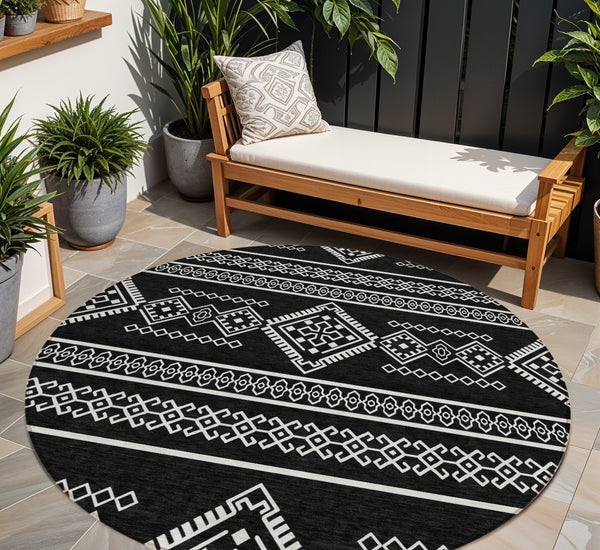 Homeroots 3' Stylish Beige & Brown Southwestern Washable Rug For Indoor And Outdoor Living Spaces Decor 8' Round Polyester 593650