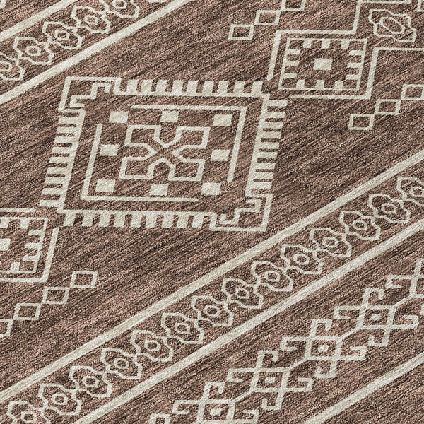 Homeroots 3' Stylish Beige & Brown Southwestern Washable Rug For Indoor And Outdoor Living Spaces Decor 8' Round Polyester 593656