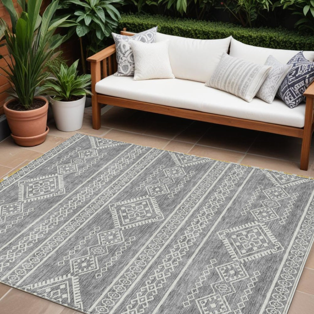 HomeRoots 5' Gray and Ivory Southwestern Area Rug - Washable Indoor/Outdoor Design for Versatile Spaces 10' X 14' 593689