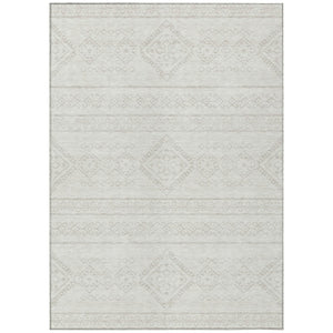 HomeRoots 5' Ivory and Silver Southwestern Area Rug - Stylish, Durable, Washable for Indoor and Outdoor Spaces 5' X 8' 593691