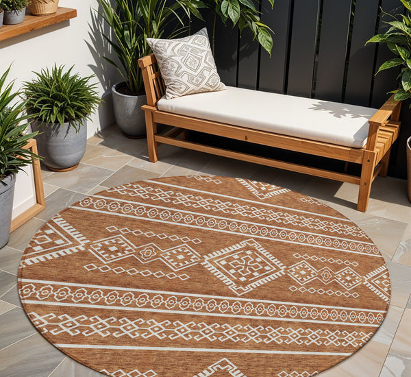 Homeroots 3' Stylish Beige & Brown Southwestern Washable Rug For Indoor And Outdoor Living Spaces Decor 8' Round Polyester 593710