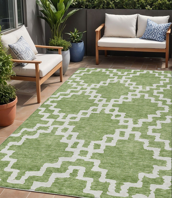 Homeroots 3' Artichoke Green And Ivory Geometric Washable Area Rug For Indoor And Outdoor Spaces, Durable Design 5' X 8' Polyester 593733